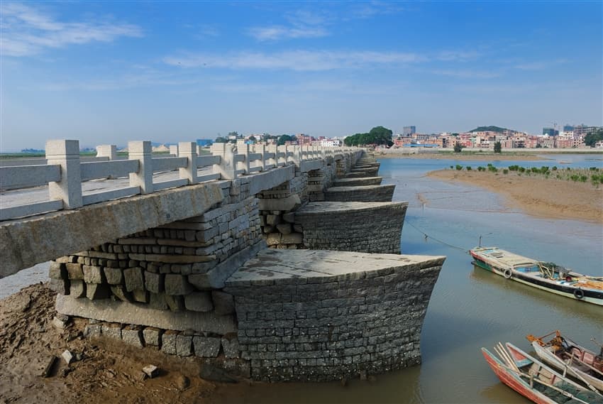 Xiamen, Quanzhou & Fujian Tulou 8-Day Small Group Tour thumbnail 3